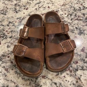 Birkenstock tan/brown size 38 sandal- regular width/ not narrow.
